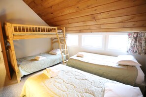3 bedrooms, WiFi, bed sheets