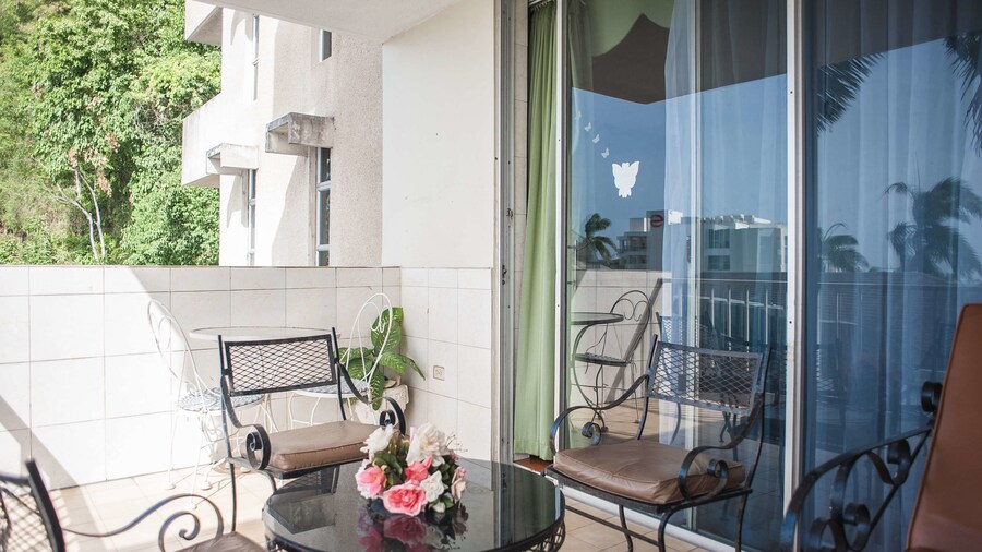 Ocean View Suit-Montego Bay Club Resort