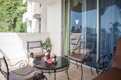 Ocean View Suit-Montego Bay Club Resort