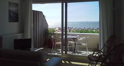 Bright apartment with views of the beach at 20 meters La Rochelle Les Minimes