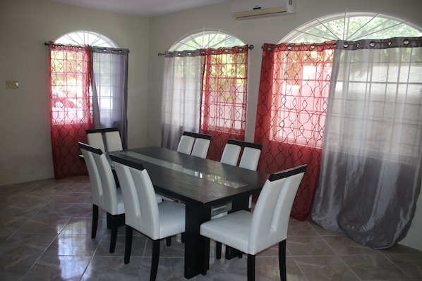 Essbereich im Zimmer