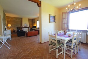 Interior - Private Villa with A/C, WIFI, TV, terrace, pets allowed, panoramic view, close to Forte Dei Marmi (Strettoia)