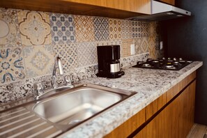 City-House, 2 Schlafzimmer, Nichtraucher | Eigene Küche | Großer Kühlschrank, Herdplatte, Wasserkocher mit Kaffee-/Teezubehör