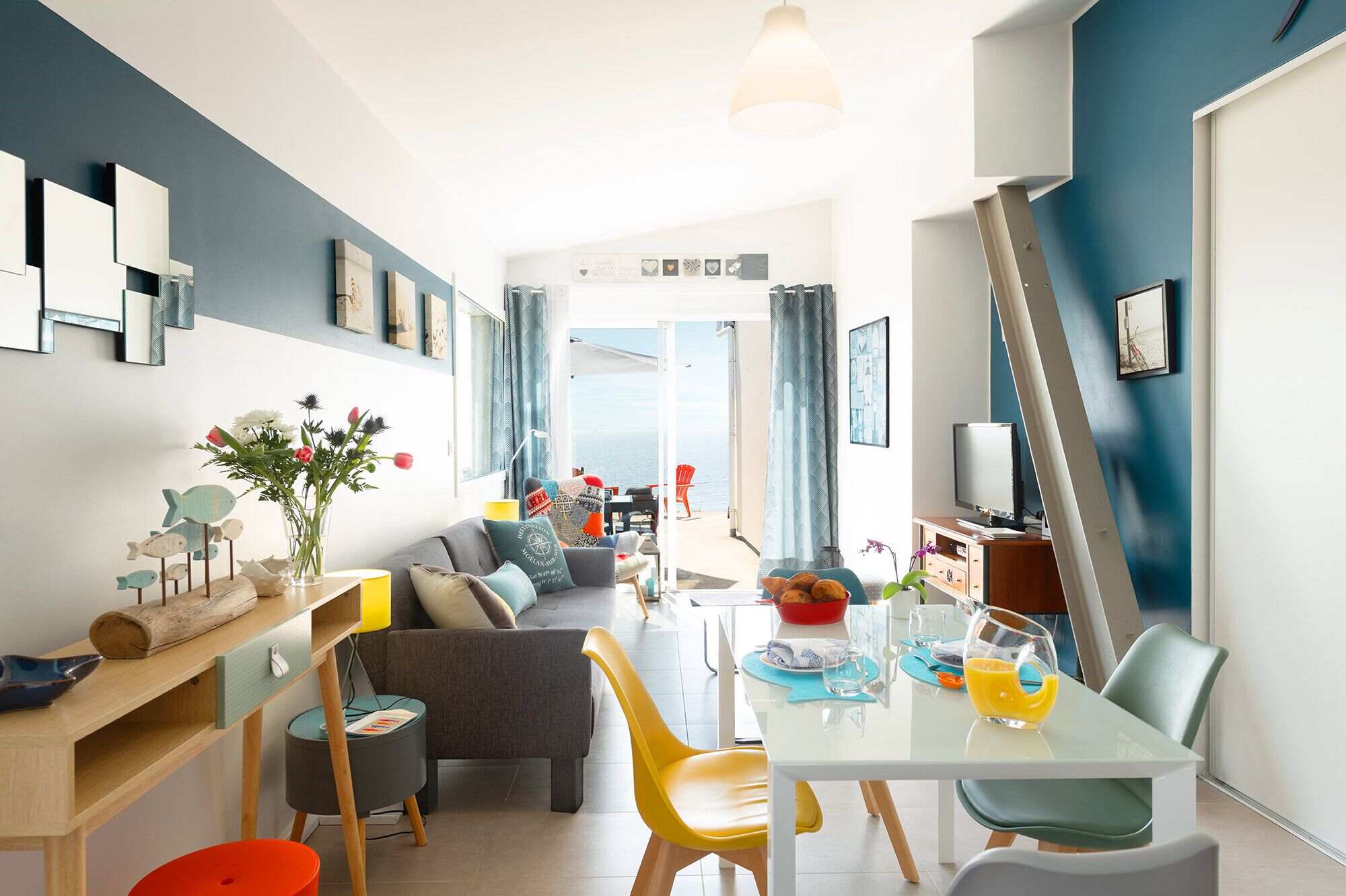 Smart-TV, DVD-Player, Bücher