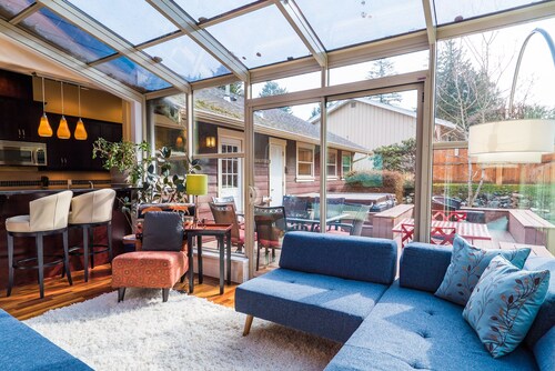 High-End Contemporary Custom Home on 244 Acre Park