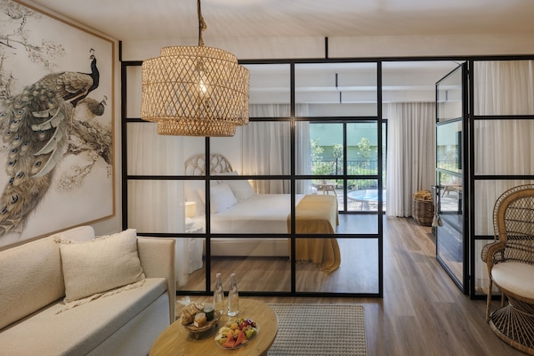 Suite Royal | Area keluarga | TV