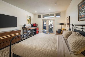 1 chambre, fer et planche à repasser, Wi-Fi, literie fournie