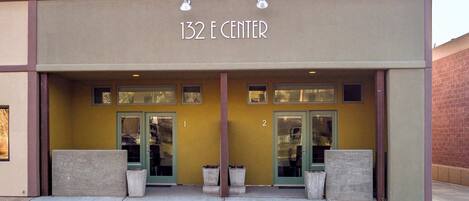 تفاصيل الفندق من الخارج