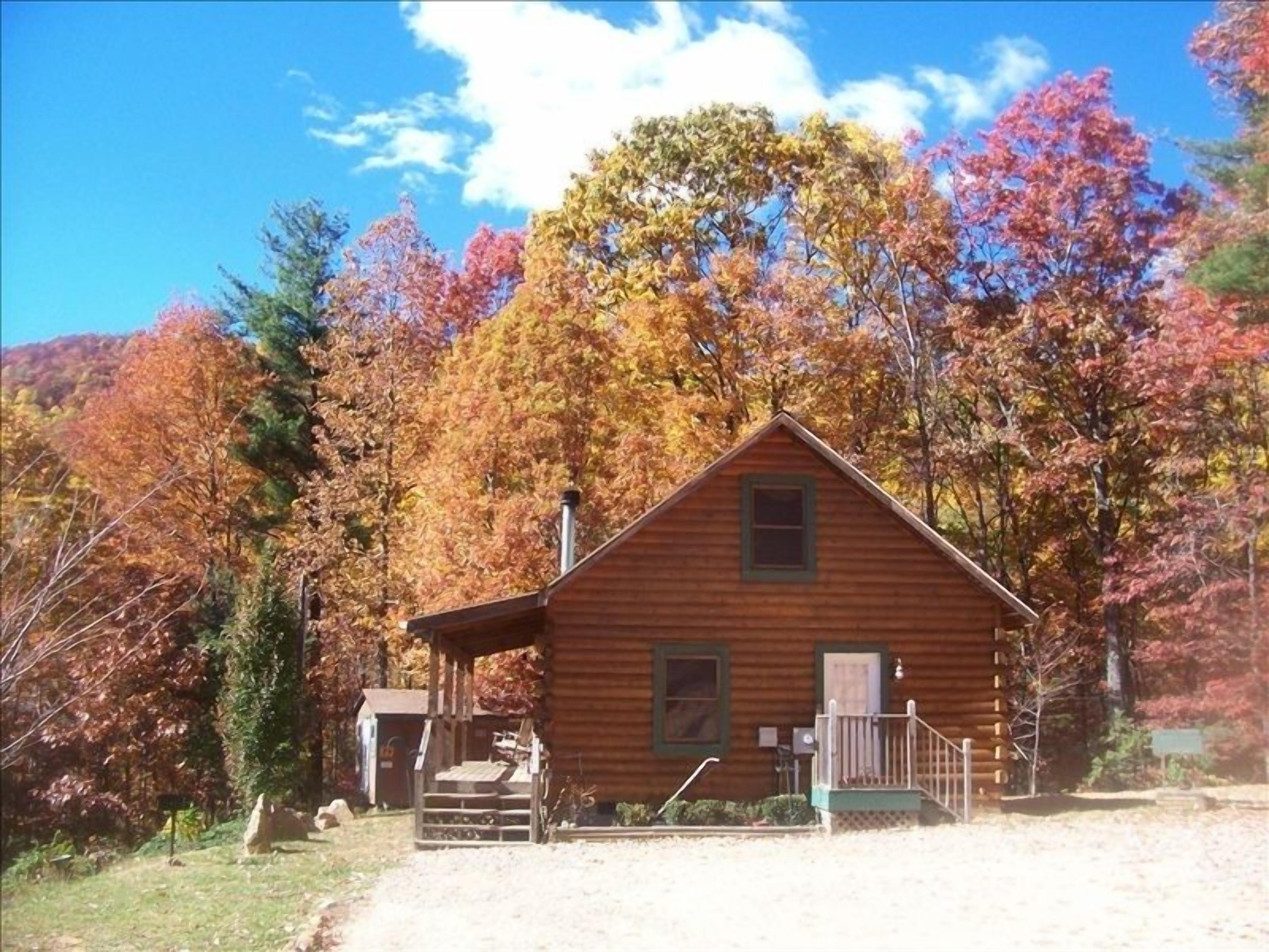 Secluded and private\/ Hot Tub\/Wood Fire-place\/15 min-downtown Asheville\/wifi\/