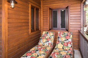 Terrace/patio - Peaceful, luxury villa with breathtaking views of Coral Bay and the BVIs (St. John)