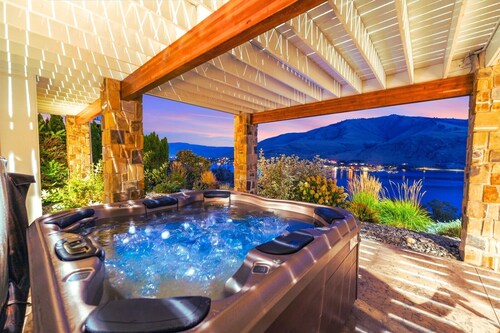 Lakeside Bluff at Chelan Lookout Vacation Rentals