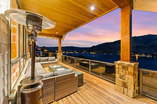 Lakeside Bluff at Chelan Lookout Vacation Rentals