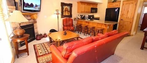 Smart TV, fireplace