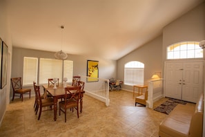 Interior - Golf, Game Room, Dining Area, Two Living Rooms, 2500 sq2, 4 Beds, 3 Full Bath (Las Vegas)