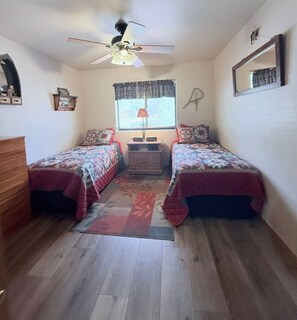 Strykejern/-brett, wi-fi og sengetøy