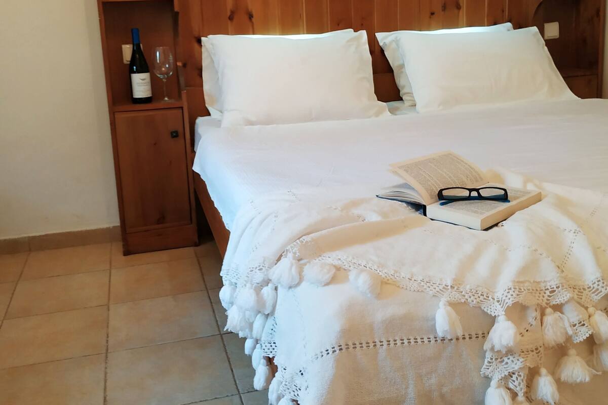 Comfort Room, 1 Bedroom | Premium bedding, blackout drapes, WiFi (free), bed sheets