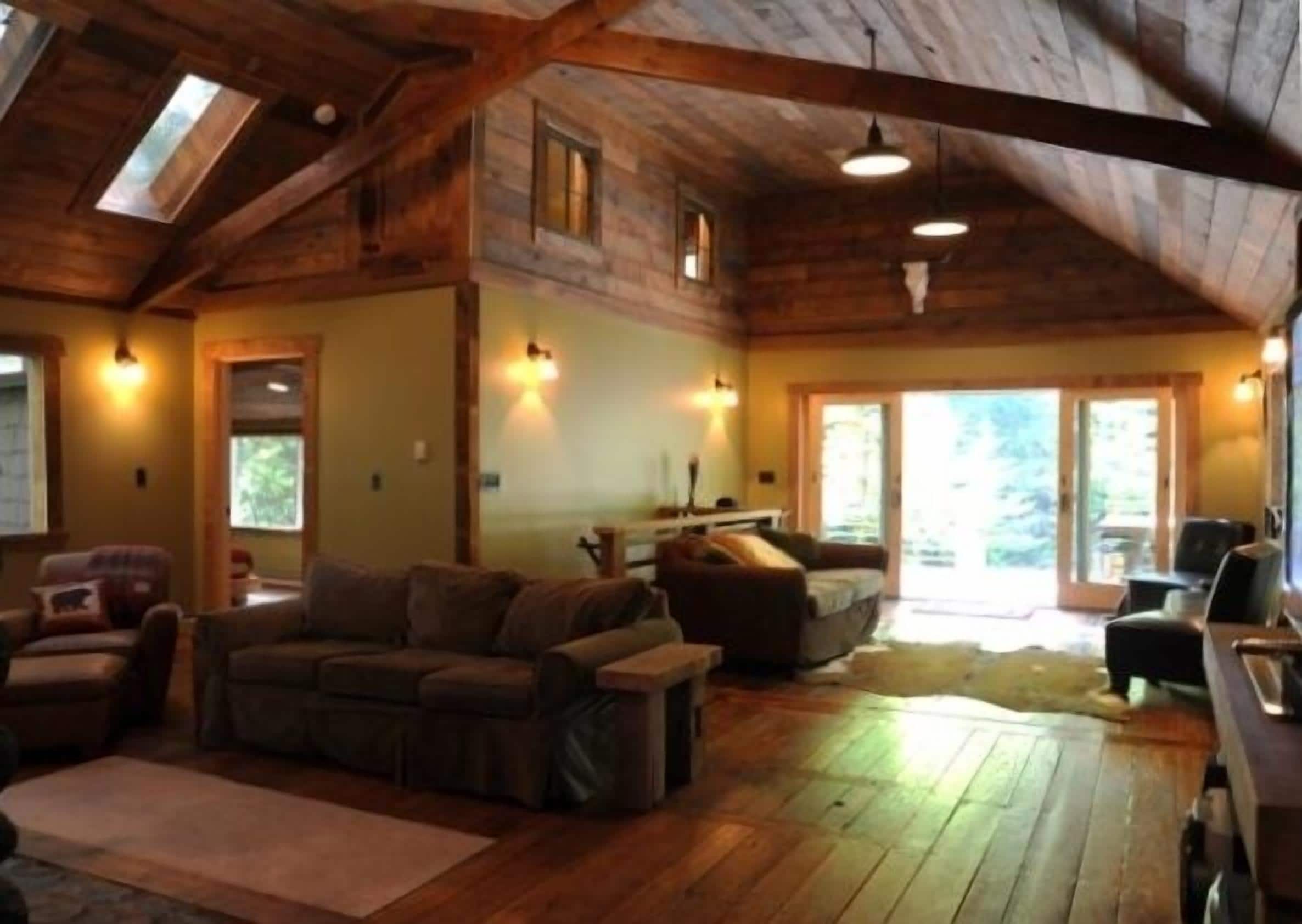 Télévision, cheminée, jeux vidéo, lecteur de DVD