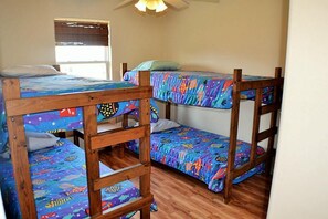 3 bedrooms, WiFi, bed sheets
