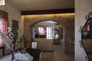 Interior - Villa Voula Hersonisos Crete (pool jacuzzi) (Ηράκλειο, Νομός Ηρακλείου)