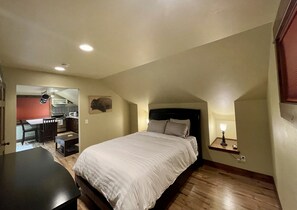 1 slaapkamer, een strijkplank/strijkijzer, wifi, beddengoed