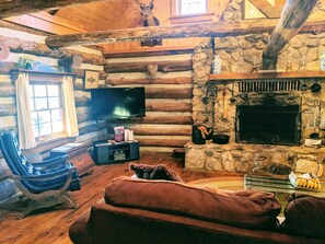 Smart TV, fireplace, DVD player