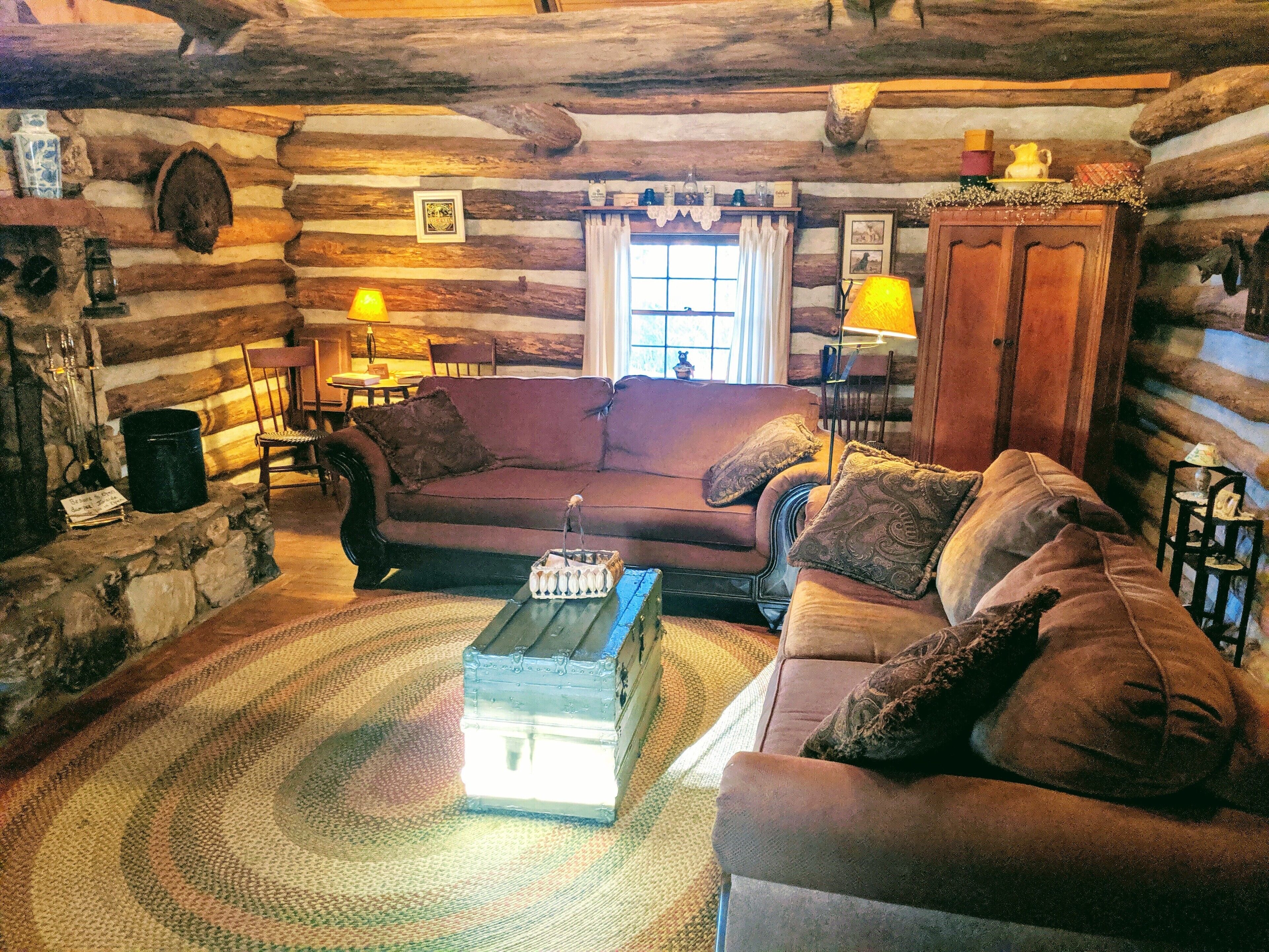 TV connectée, cheminée, lecteur de DVD