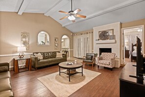 Smart-TV, peis og fotballspill