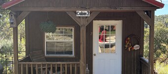 1 Cabin getaway, stille land utsikt, dyreliv, piknik benker kjæledyr vennlig