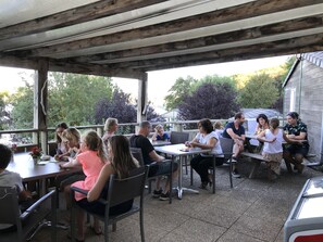Bar (in der Unterkunft)