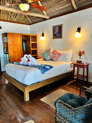 Standard Cabin, 1 Queen Bed, Partial Ocean View - Azure Del Mar (Placencia)