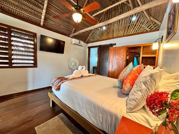 Basic Cabin, 1 Queen Bed