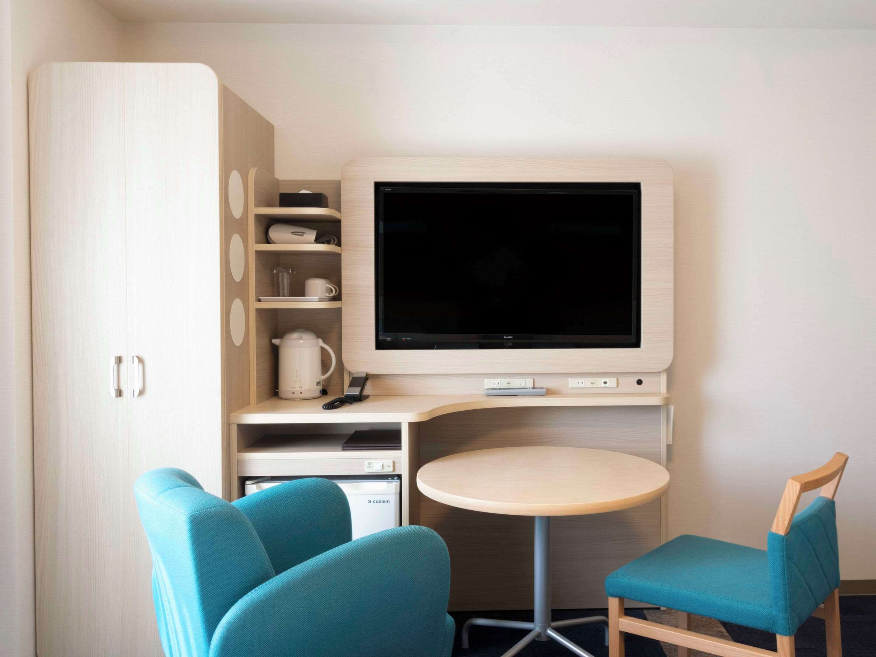 standard 2 singles non smoking | premium bedding, in-room safe, desk, blackout curtains