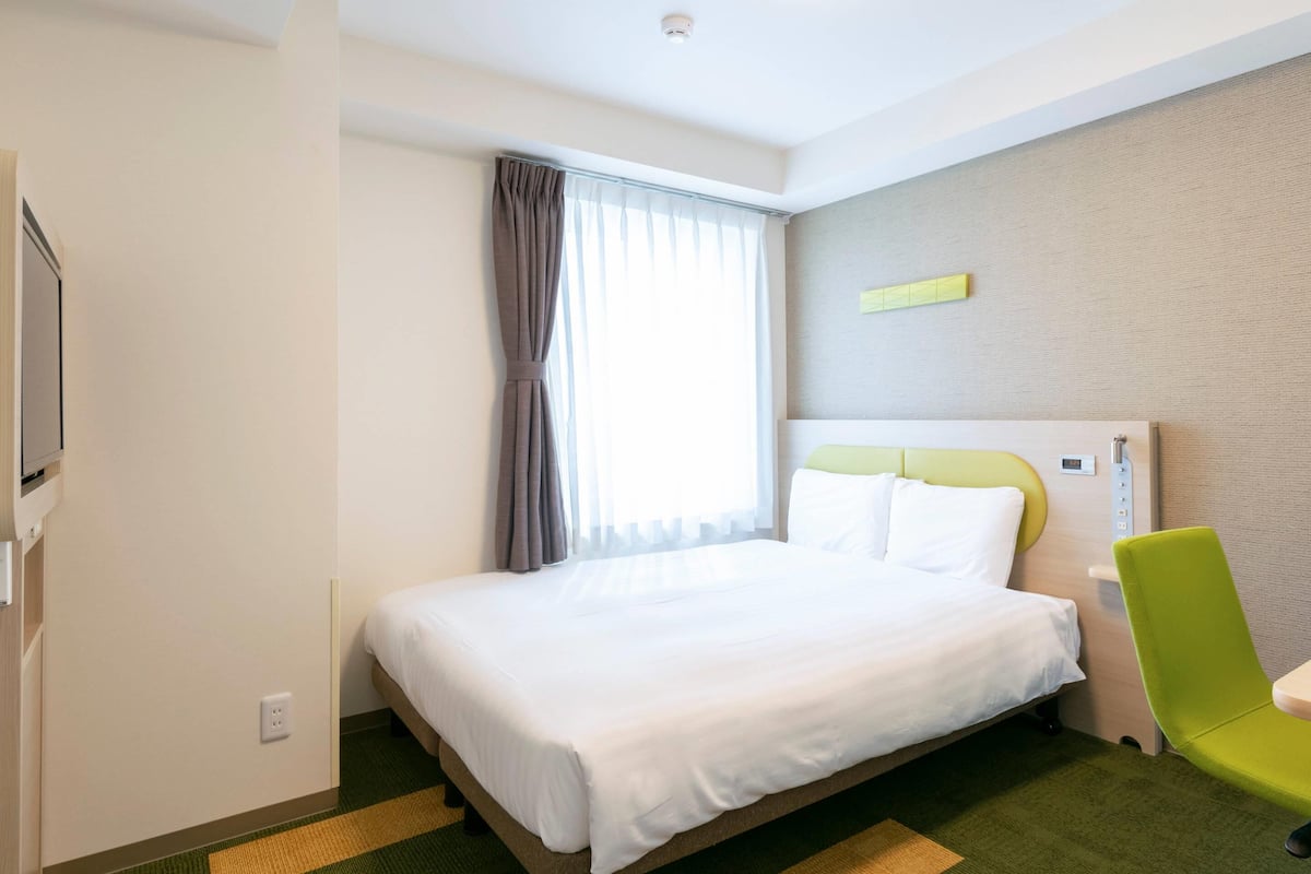 Chambre Standard, 1 grand lit, non-fumeur | Literie de qualitĂ©, coffre-fort, bureau, rideaux dâobscurcissement