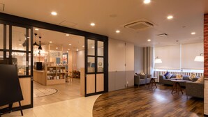 Lobby - Comfort Hotel ERA Kobe Sannomiya (Kobe)