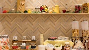 Desayuno continental gratuito y diario