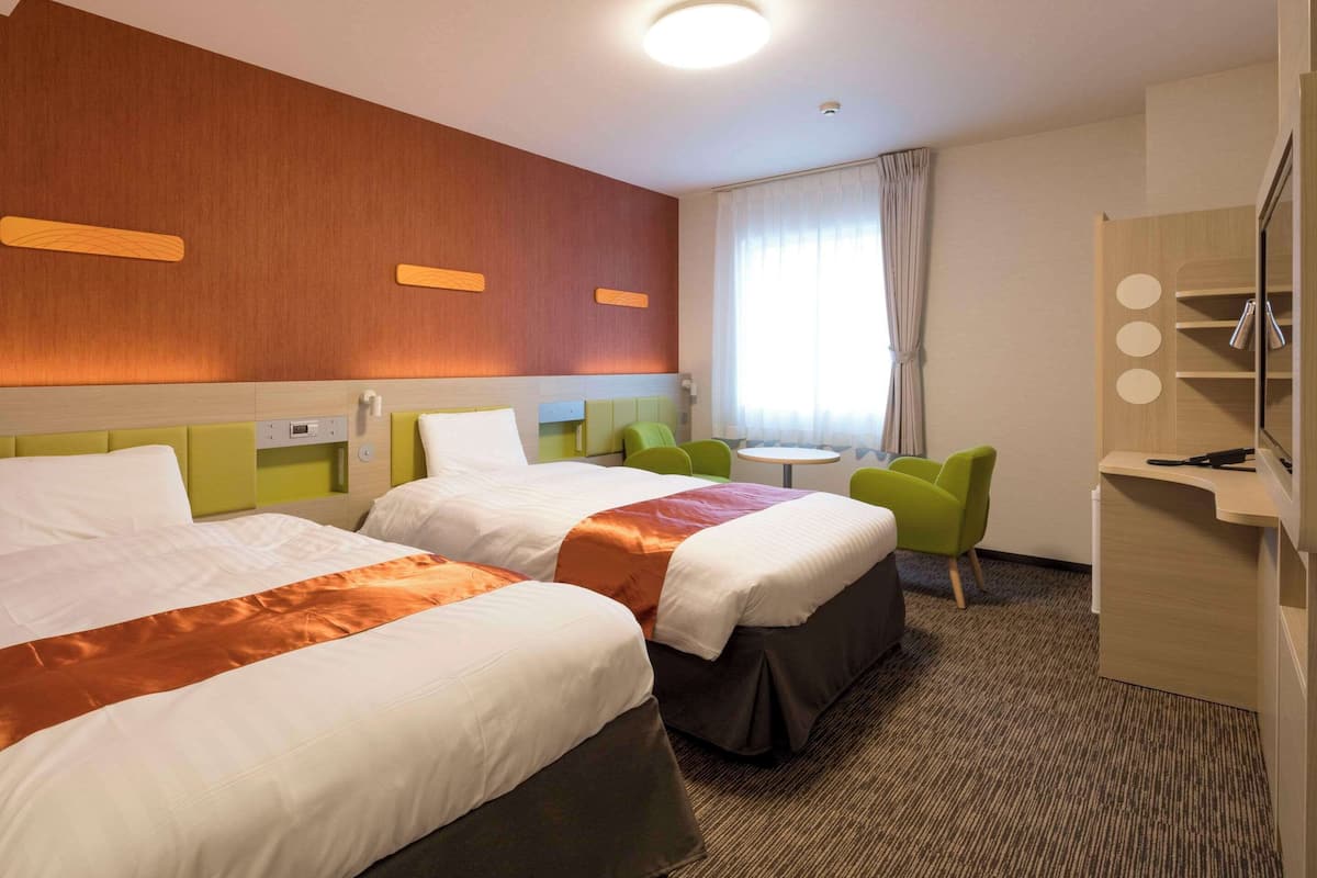 1 bedroom, premium bedding, in-room safe, desk