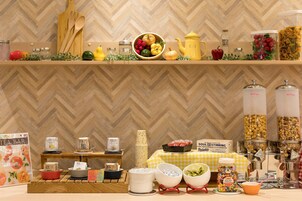 Free daily continental breakfast