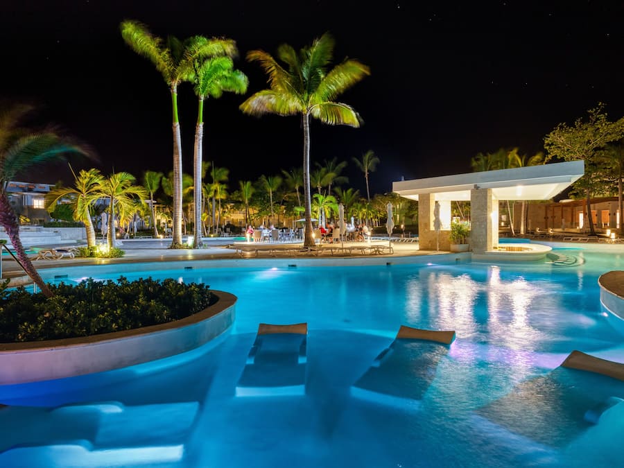 Bar junto a la alberca