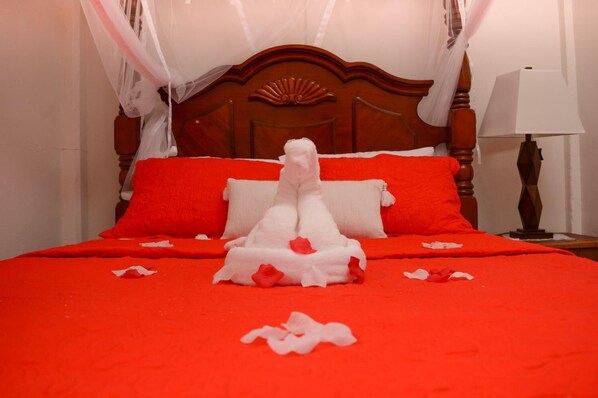 Egyptian cotton sheets, in-room safe, iron/ironing board