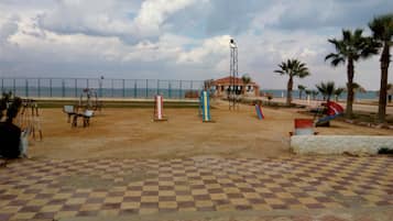 Children’s play area – outdoor