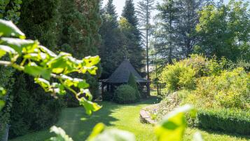 2 piscinas al aire libre, tumbonas