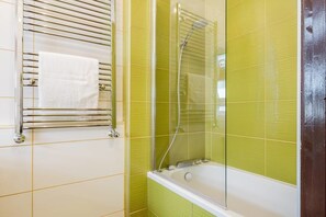 Familienapartment, Mehrere Schlafzimmer, eigenes Bad | Badezimmer