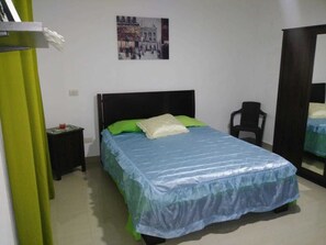 1 bedroom, blackout curtains, free WiFi, bed sheets