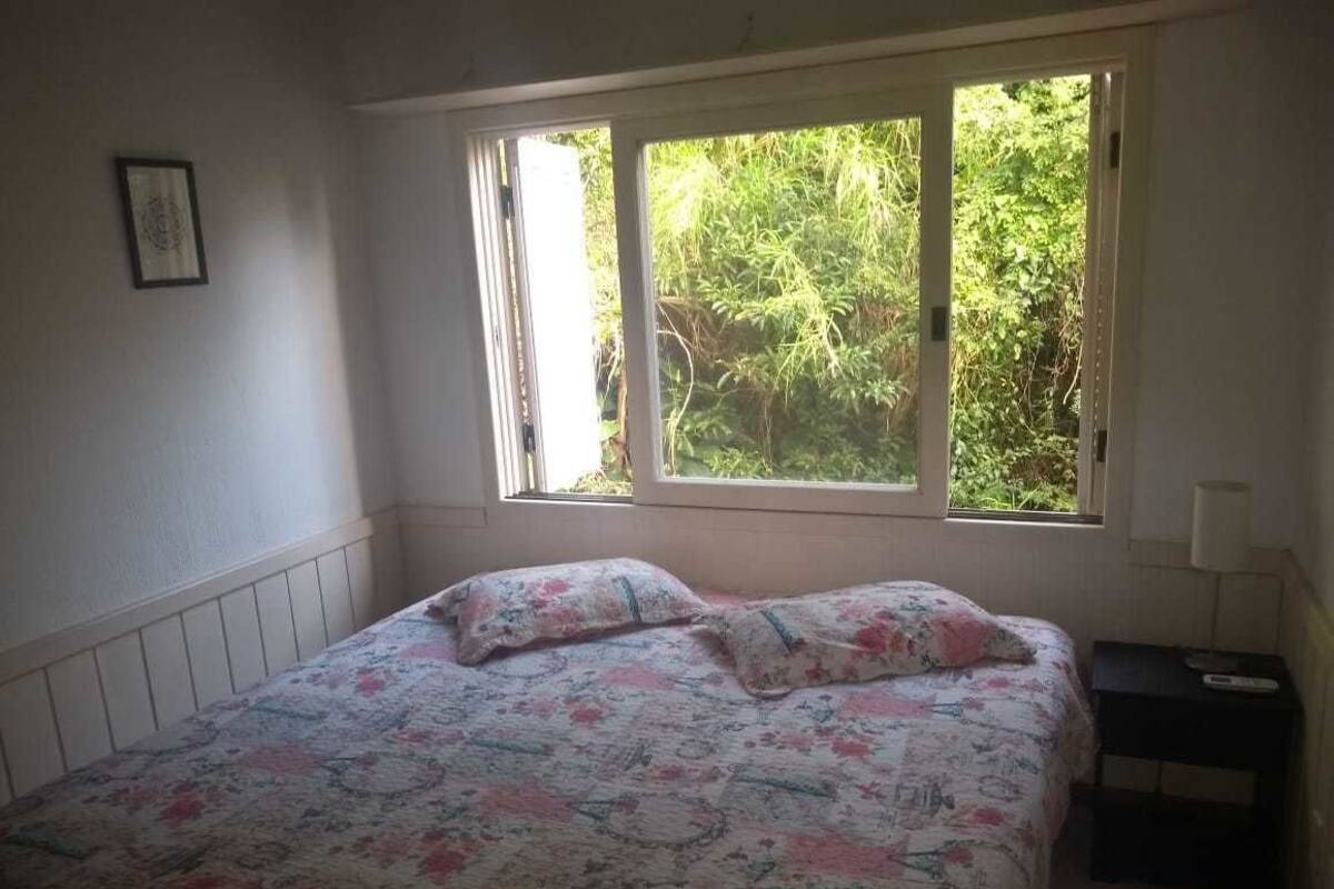Exclusive Room, 1 King Bed, Non Smoking | Free WiFi, bed sheets
