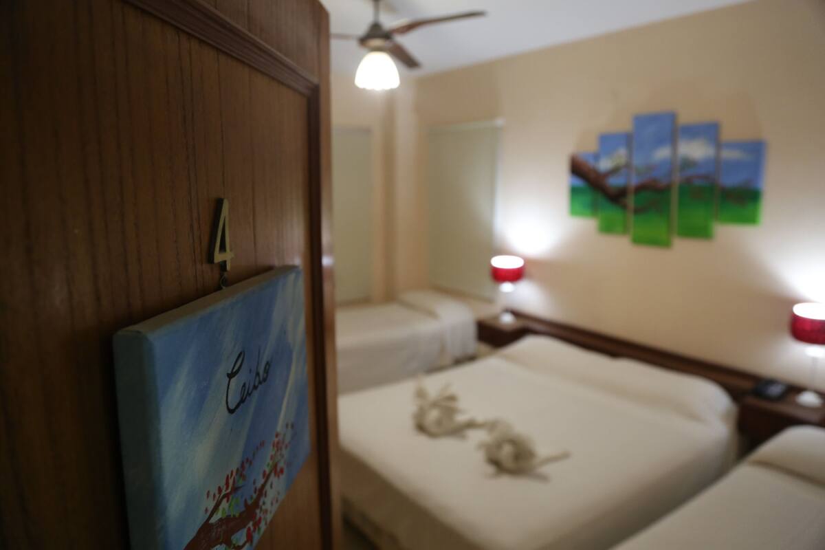 Wifi gratis y ropa de cama