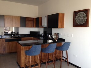 Full-size fridge, microwave, oven, stovetop - El Refugio (Ensenada)