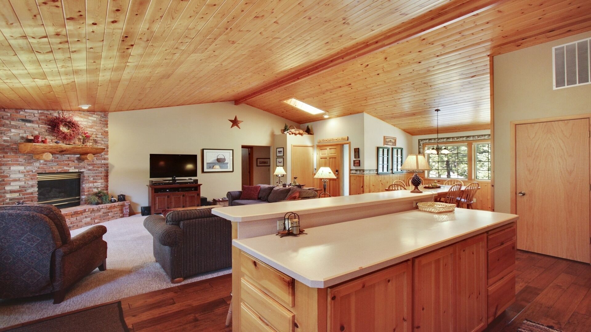 TV, fireplace, DVD player, table tennis
