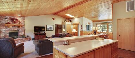 TV, fireplace, DVD player, table tennis