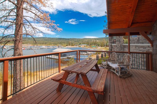 The Voges' Lake House - Sleeps 14 - 8 Adults Max. Lakefront, Dock, BBQ