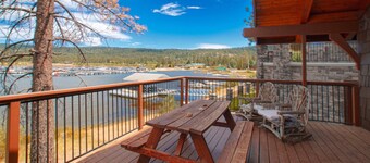 The Voges' Lake House - Sleeps 14 - 8 Adults Max. Lakefront, Dock, BBQ